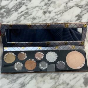 MAC Cosmetics Q Ween Supreme Palette with Silver and Gold